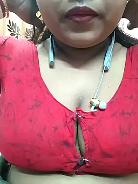 Snapshot of Sophiaboudi chatting on January 2025 05:40:01 PM Sophiaboudi online show from January 2025 05:40:01 PM