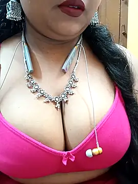 Snapshot of Sophiaboudi chatting on September 2025 07:25:01 PM Sophiaboudi online show from September 2025 07:25:01 PM