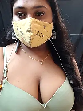 Snapshot of Sophiaboudi chatting on October 2025 05:00:01 PM Sophiaboudi online show from October 2025 05:00:01 PM