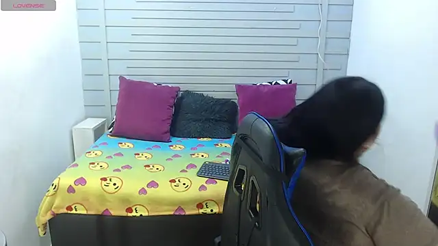 evelin zaens online show from February 2025 04:14:02 AM