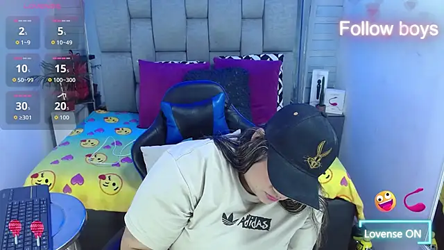 evelin zaens online show from November 2025 01:13:01 PM