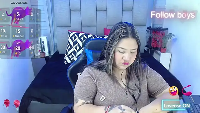 evelin zaens online show from November 2025 04:18:01 AM