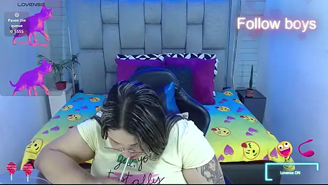 evelin zaens online show from November 2025 04:05:01 AM