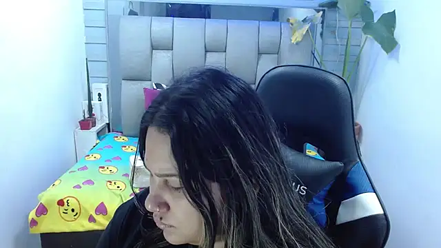 evelin zaens online show from July 2026 06:28:01 AM