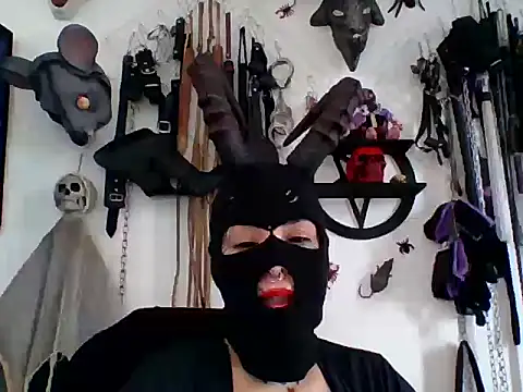 Snapshot of FeticheMacabre chatting on April 2026 04:15:02 PM FeticheMacabre online show from April 2026 04:15:02 PM