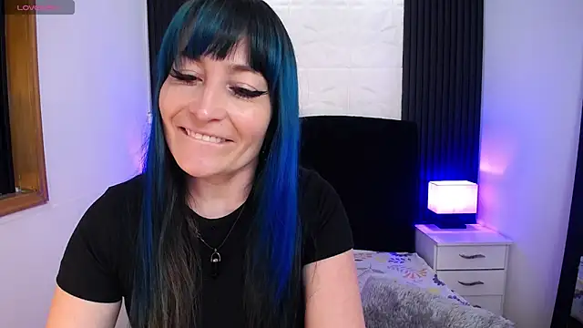 alicia moom online show from March 2025 06:53:01 PM