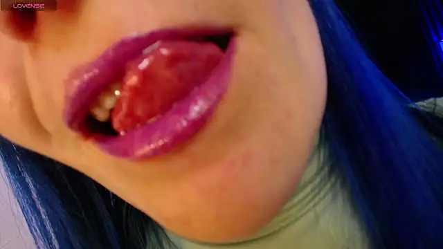 alicia moom online show from September 2025 07:25:01 PM