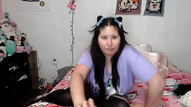 Snapshot of Cupcakecutie449 chatting on February 2026 05:23:01 AM Cupcakecutie449 online show from February 2026 05:23:01 AM