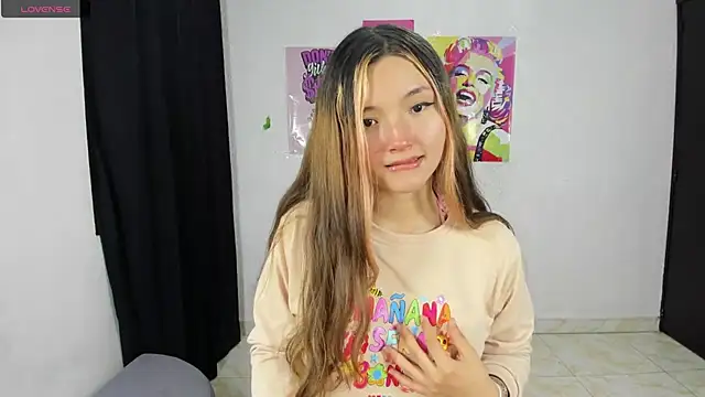 Snapshot of Alice_bloom_ chatting on November 2025 02:10:02 AM Alice bloom online show from November 2025 02:10:02 AM