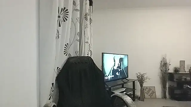 Snapshot of 33ENG chatting on October 2025 11:50:01 PM 33ENG online show from October 2025 11:50:01 PM