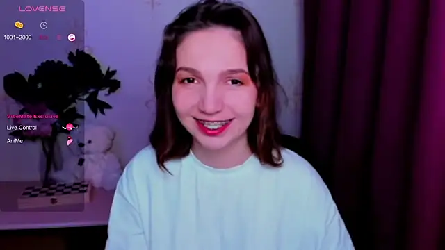 KindHazelHere  online show from April 2026 11:25:02 PM