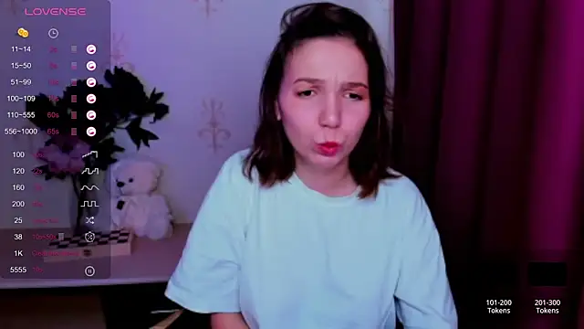 KindHazelHere  online show from April 2026 06:18:01 AM