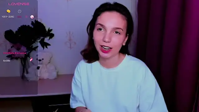 KindHazelHere  online show from May 2026 08:58:01 PM