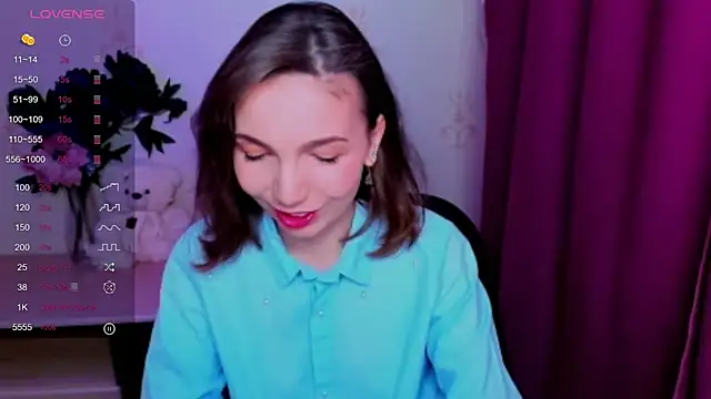 KindHazelHere  online show from May 2026 01:25:02 AM