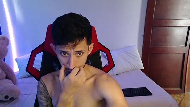 Snapshot of stevenSEX123 chatting on December 2024 07:58:02 PM stevenSEX123 online show from December 2024 07:58:02 PM