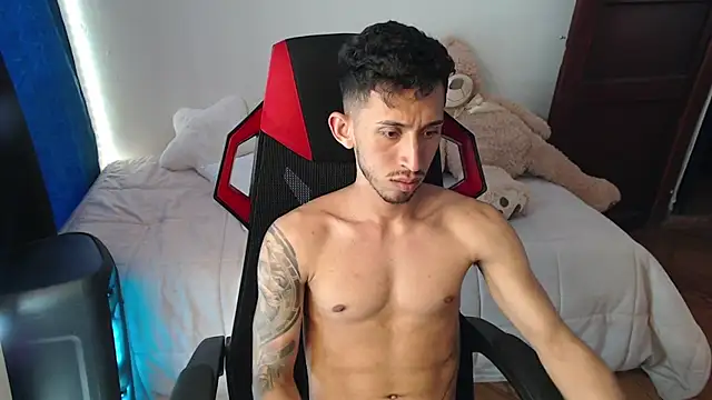 Snapshot of stevenSEX123 chatting on December 2024 10:03:01 PM stevenSEX123 online show from December 2024 10:03:01 PM