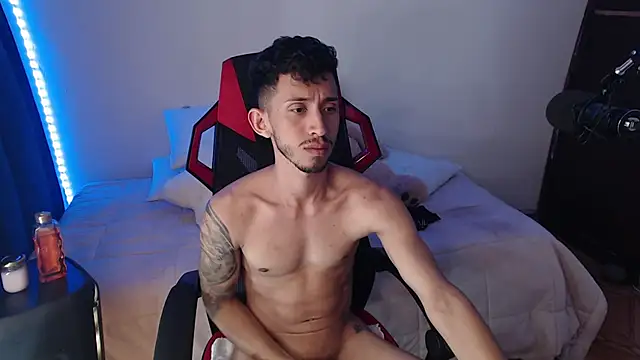 Snapshot of stevenSEX123 chatting on December 2024 07:00:01 AM stevenSEX123 online show from December 2024 07:00:01 AM