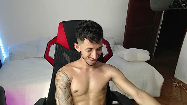 Snapshot of stevenSEX123 chatting on January 2025 04:50:02 AM stevenSEX123 online show from January 2025 04:50:02 AM