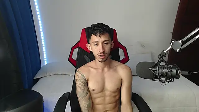 Snapshot of stevenSEX123 chatting on January 2025 07:52:01 AM stevenSEX123 online show from January 2025 07:52:01 AM