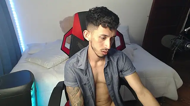 Snapshot of stevenSEX123 chatting on January 2025 12:11:01 AM stevenSEX123 online show from January 2025 12:11:01 AM