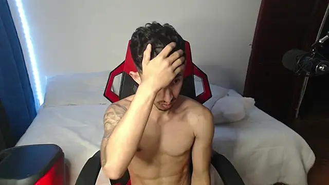 Snapshot of stevenSEX123 chatting on January 2025 06:22:02 AM stevenSEX123 online show from January 2025 06:22:02 AM