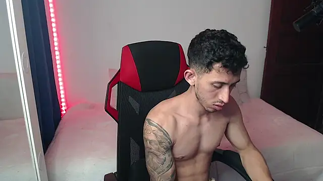 Snapshot of stevenSEX123 chatting on March 2025 03:12:01 AM stevenSEX123 online show from March 2025 03:12:01 AM