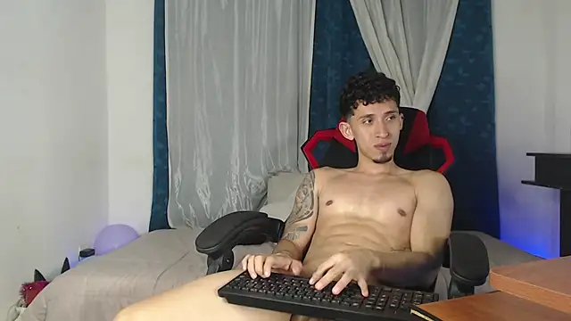 Snapshot of stevenSEX123 chatting on October 2025 06:01:02 AM stevenSEX123 online show from October 2025 06:01:02 AM