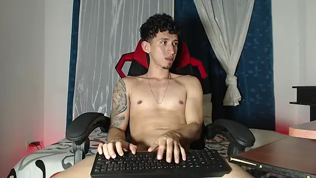 Snapshot of stevenSEX123 chatting on November 2025 06:24:01 AM stevenSEX123 online show from November 2025 06:24:01 AM