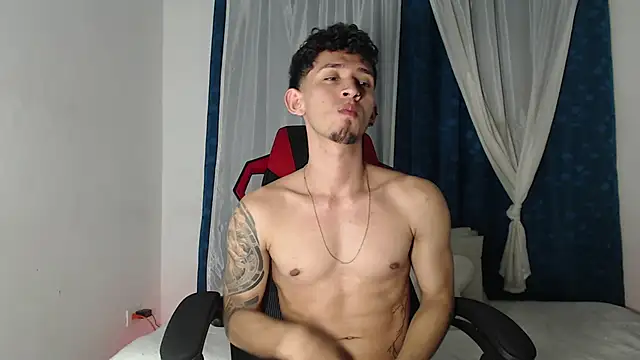 Snapshot of stevenSEX123 chatting on November 2025 05:39:02 AM stevenSEX123 online show from November 2025 05:39:02 AM