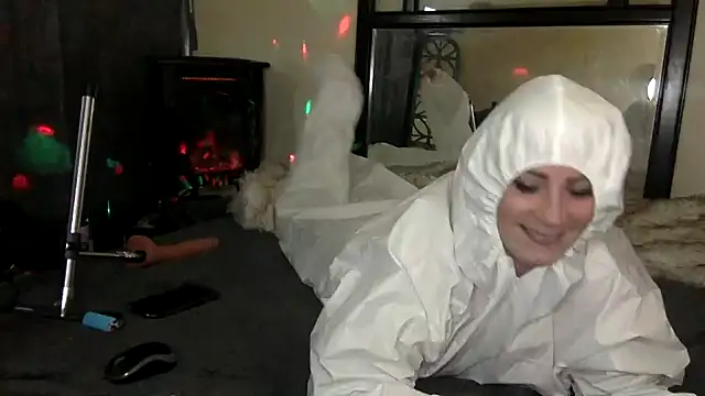 Snapshot of TiffaneyLove chatting on February 2025 05:42:02 AM TiffaneyLove online show from February 2025 05:42:02 AM