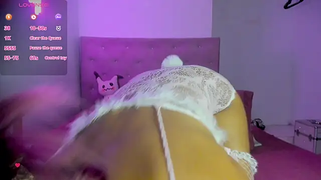 Ania-Ross online show from September 2025 01:20:02 AM