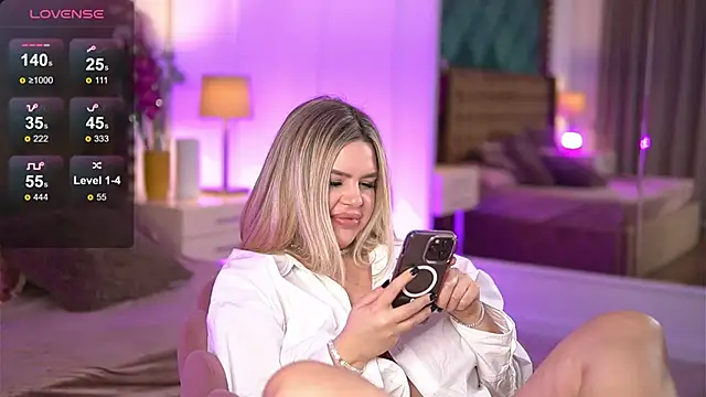 Snapshot of SophieBoobsX chatting on January 2025 01:22:02 PM SophieBoobsX online show from January 2025 01:22:02 PM