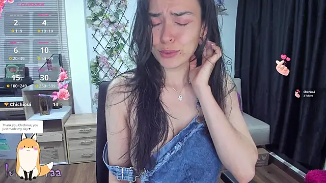 Snapshot of Lunlunera chatting on March 2025 04:05:02 AM Lunlunera online show from March 2025 04:05:02 AM