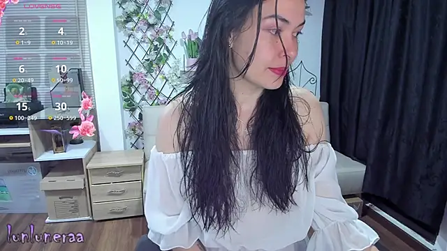 Snapshot of Lunlunera chatting on March 2025 04:30:02 AM Lunlunera online show from March 2025 04:30:02 AM