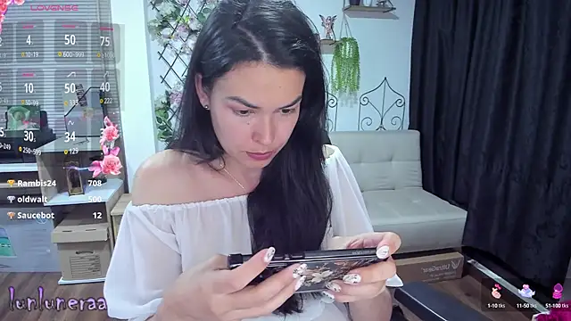 Snapshot of Lunlunera chatting on March 2025 07:35:02 AM Lunlunera online show from March 2025 07:35:02 AM