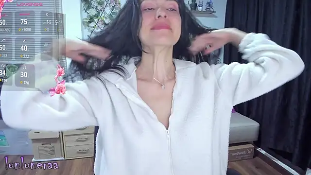 Snapshot of Lunlunera chatting on March 2025 03:15:01 AM Lunlunera online show from March 2025 03:15:01 AM