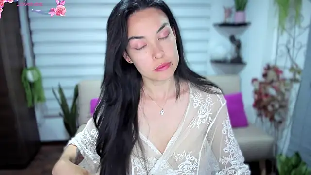 Snapshot of Lunlunera chatting on September 2025 03:07:02 AM Lunlunera online show from September 2025 03:07:02 AM