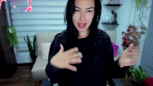 Snapshot of Lunlunera chatting on September 2025 01:20:01 AM Lunlunera online show from September 2025 01:20:01 AM