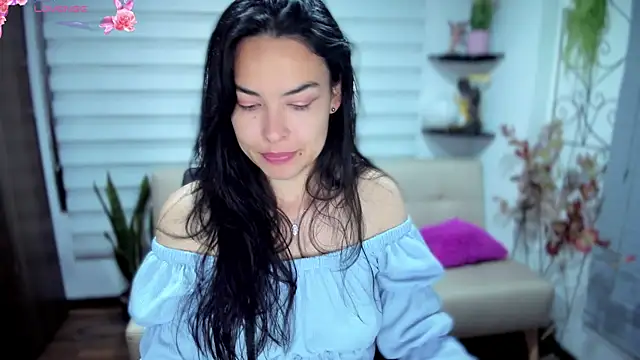 Snapshot of Lunlunera chatting on October 2025 04:20:02 AM Lunlunera online show from October 2025 04:20:02 AM