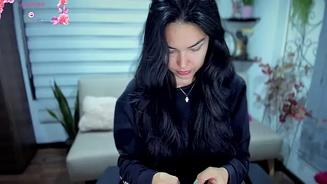 Snapshot of Lunlunera chatting on October 2025 01:28:01 AM Lunlunera online show from October 2025 01:28:01 AM