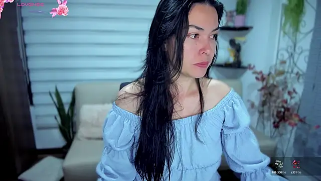 Snapshot of Lunlunera chatting on October 2025 06:49:01 AM Lunlunera online show from October 2025 06:49:01 AM