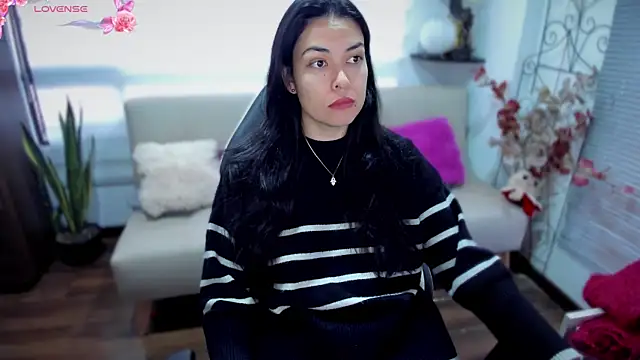 Snapshot of Lunlunera chatting on October 2025 09:21:02 PM Lunlunera online show from October 2025 09:21:02 PM