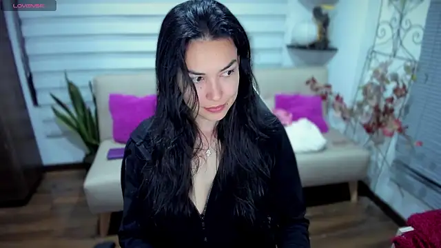 Snapshot of Lunlunera chatting on October 2025 12:01:02 AM Lunlunera online show from October 2025 12:01:02 AM