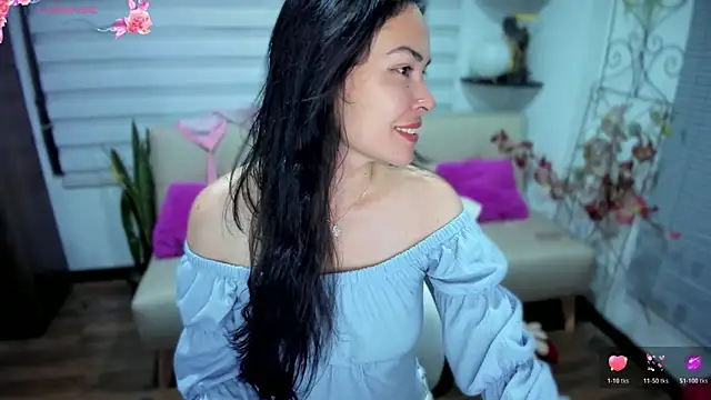 Snapshot of Lunlunera chatting on October 2025 02:45:02 AM Lunlunera online show from October 2025 02:45:02 AM