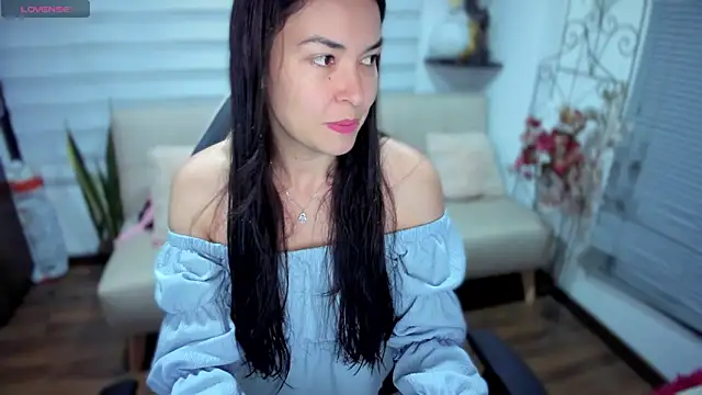 Snapshot of Lunlunera chatting on December 2025 12:40:01 AM Lunlunera online show from December 2025 12:40:01 AM