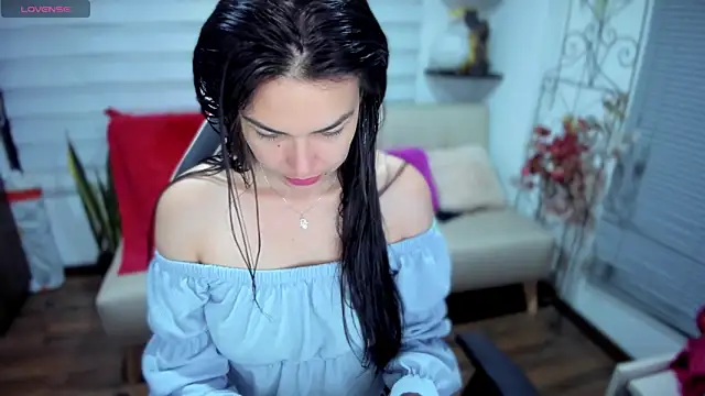 Snapshot of Lunlunera chatting on December 2025 04:10:02 AM Lunlunera online show from December 2025 04:10:02 AM