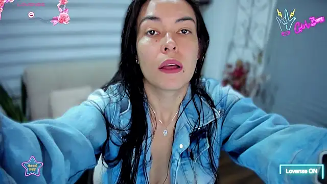 Snapshot of Lunlunera chatting on February 2026 07:09:02 AM Lunlunera online show from February 2026 07:09:02 AM