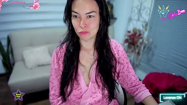 Snapshot of Lunlunera chatting on February 2026 05:52:01 AM Lunlunera online show from February 2026 05:52:01 AM