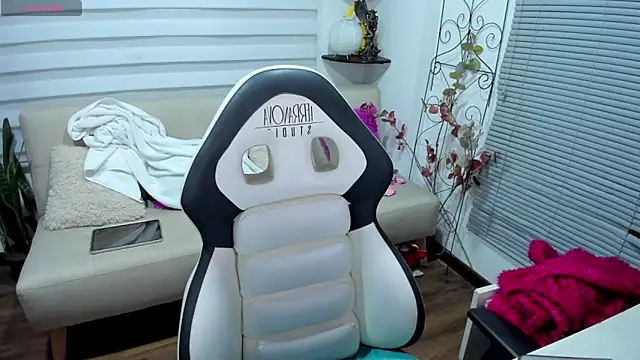 Snapshot of Lunlunera chatting on March 2026 05:34:01 AM Lunlunera online show from March 2026 05:34:01 AM