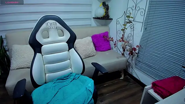 Snapshot of Lunlunera chatting on March 2026 02:17:02 AM Lunlunera online show from March 2026 02:17:02 AM